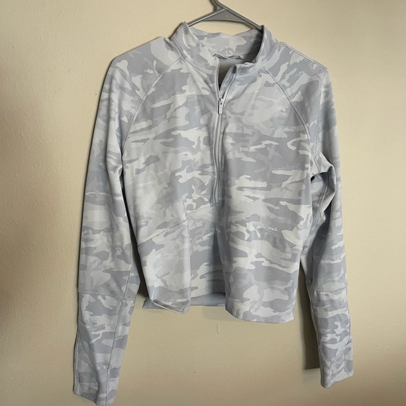 LULULEMON CROP HALF ZIP WHITE CAMO - Picture 1 of 3